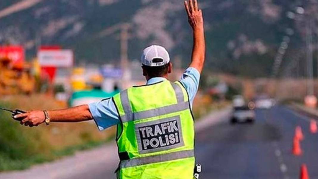 Kırmızı ışıkta geçen ve EDS'ye yakalananların vay haline: Trafik cezalarına rekor zam geldi 3